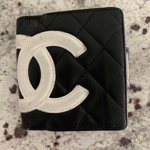 Authentic‎ CHANEL CC Cambon leather quilted compact wallet